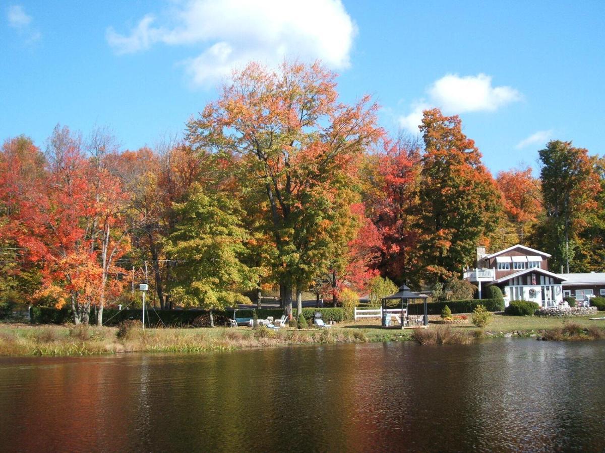Lake Moc A Tek Inn Lakeville Exterior photo